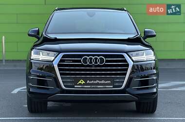 Внедорожник / Кроссовер Audi Q7 2017 в 