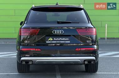 Внедорожник / Кроссовер Audi Q7 2017 в 