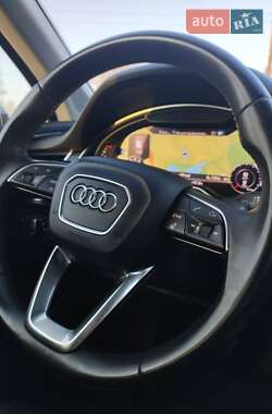 Позашляховик / Кросовер Audi Q7 2015 в 