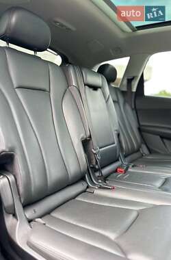 Позашляховик / Кросовер Audi Q7 2015 в 