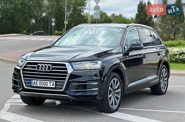 Позашляховик / Кросовер Audi Q7 2015 в 