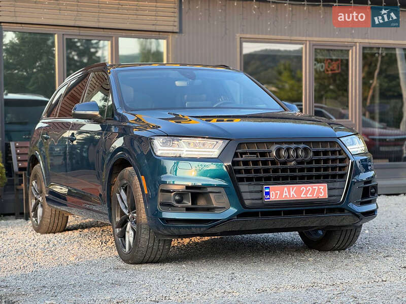 Внедорожник / Кроссовер Audi Q7 2018 в 
