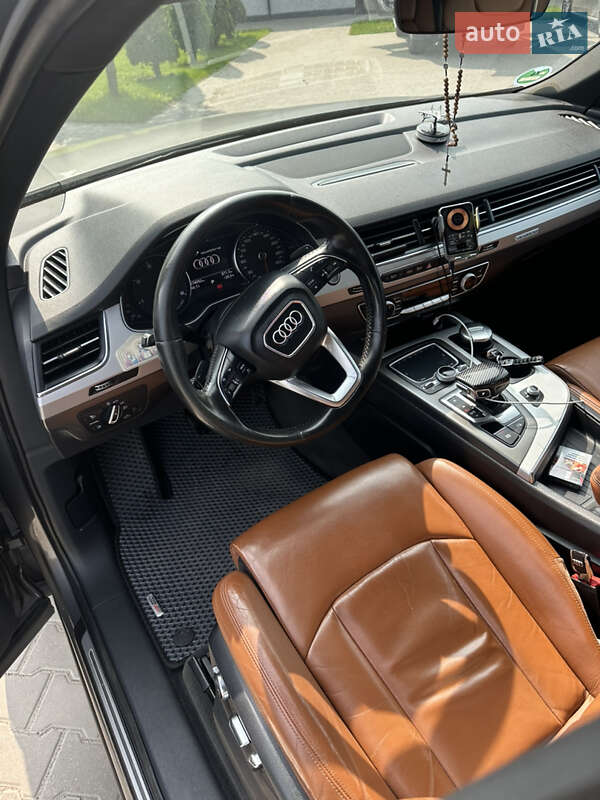 Внедорожник / Кроссовер Audi Q7 2016 в Любомле