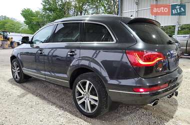 Позашляховик / Кросовер Audi Q7 2013 в 