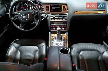 Позашляховик / Кросовер Audi Q7 2013 в 