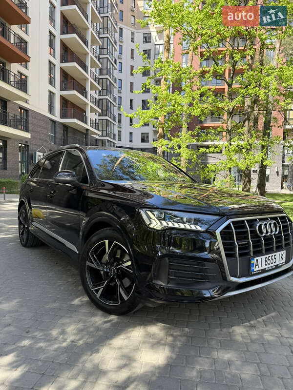 Позашляховик / Кросовер Audi Q7 2020 в 