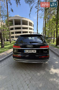Позашляховик / Кросовер Audi Q7 2020 в 