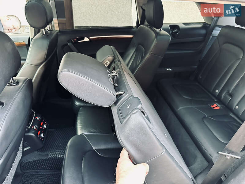 Внедорожник / Кроссовер Audi Q7 2015 в Нижней Апше