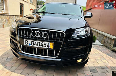 Внедорожник / Кроссовер Audi Q7 2015 в 