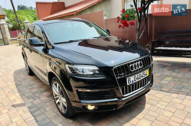 Внедорожник / Кроссовер Audi Q7 2015 в 