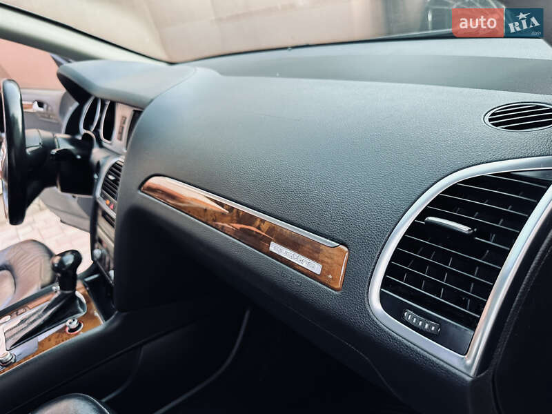 Внедорожник / Кроссовер Audi Q7 2015 в Нижней Апше