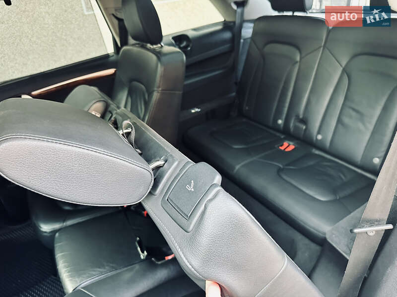 Внедорожник / Кроссовер Audi Q7 2015 в Нижней Апше