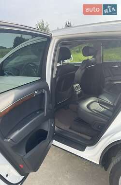Позашляховик / Кросовер Audi Q7 2012 в 