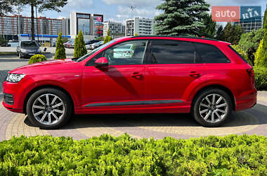 Внедорожник / Кроссовер Audi Q7 2018 в 