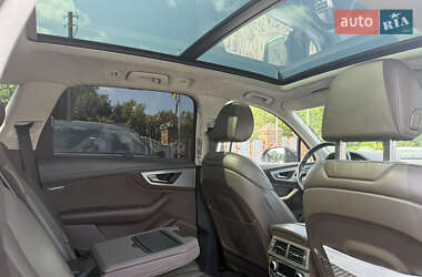 Позашляховик / Кросовер Audi Q7 2018 в 