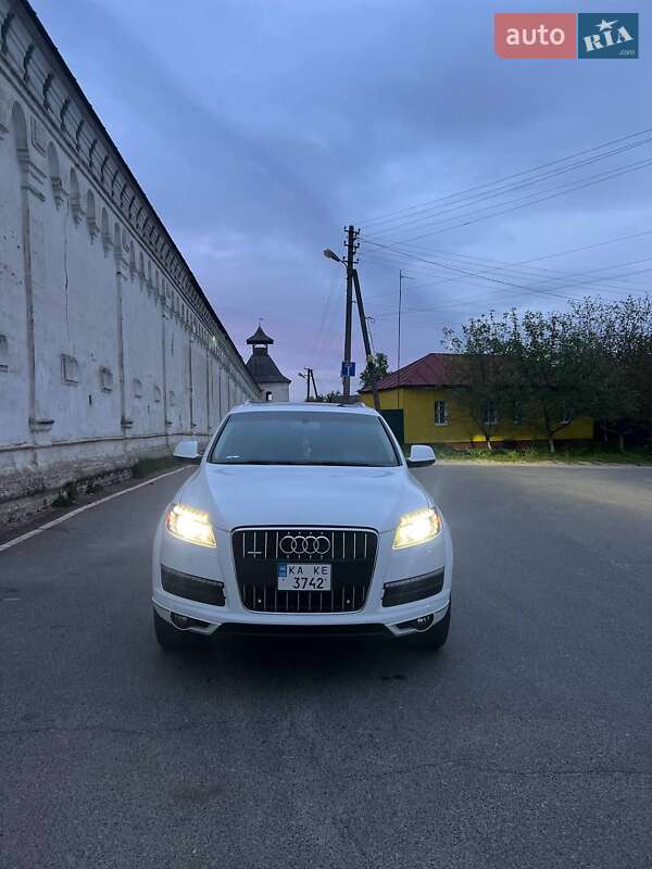 Внедорожник / Кроссовер Audi Q7 2011 в Новгород-Северском
