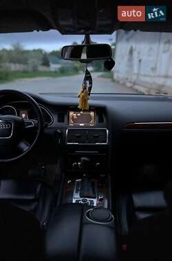 Внедорожник / Кроссовер Audi Q7 2011 в 