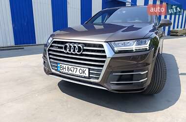 Внедорожник / Кроссовер Audi Q7 2016 в 