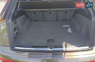 Внедорожник / Кроссовер Audi Q7 2016 в 