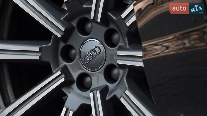 Внедорожник / Кроссовер Audi Q7 2017 в Днепре