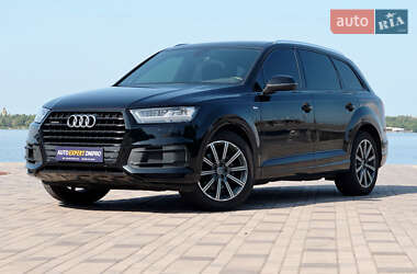Внедорожник / Кроссовер Audi Q7 2017 в 