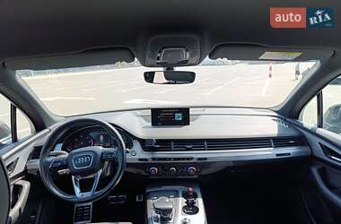 Внедорожник / Кроссовер Audi Q7 2016 в 