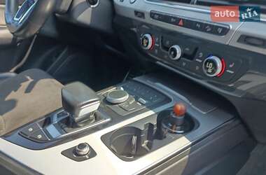 Внедорожник / Кроссовер Audi Q7 2016 в 