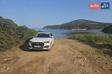Внедорожник / Кроссовер Audi Q7 2023 в 