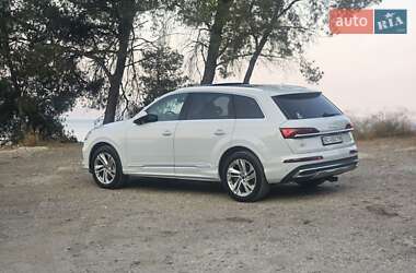 Внедорожник / Кроссовер Audi Q7 2023 в 