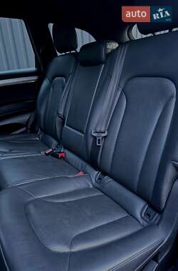 Позашляховик / Кросовер Audi Q7 2012 в 