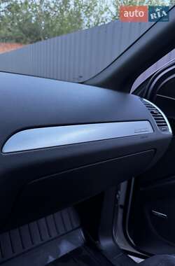 Позашляховик / Кросовер Audi Q7 2012 в 