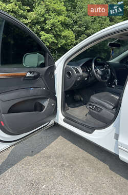 Внедорожник / Кроссовер Audi Q7 2012 в 