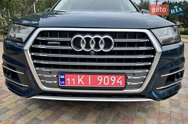 Внедорожник / Кроссовер Audi Q7 2018 в 