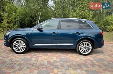 Внедорожник / Кроссовер Audi Q7 2018 в 