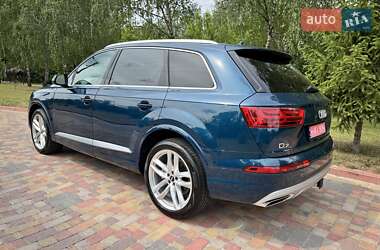 Внедорожник / Кроссовер Audi Q7 2018 в 