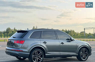 Внедорожник / Кроссовер Audi Q7 2017 в 