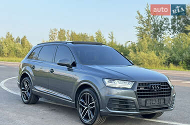 Внедорожник / Кроссовер Audi Q7 2017 в 