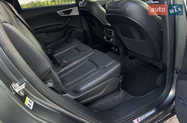 Внедорожник / Кроссовер Audi Q7 2017 в 