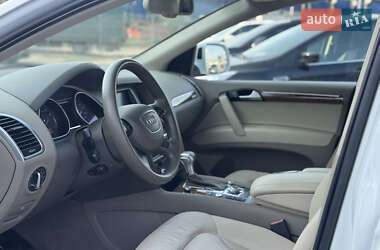 Внедорожник / Кроссовер Audi Q7 2014 в 