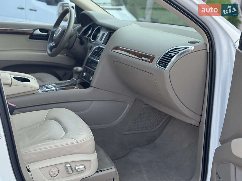Позашляховик / Кросовер Audi Q7 2014 в Львові