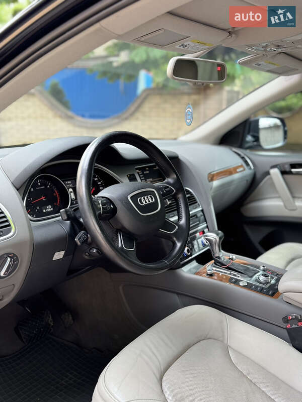 Внедорожник / Кроссовер Audi Q7 2013 в Тернополе