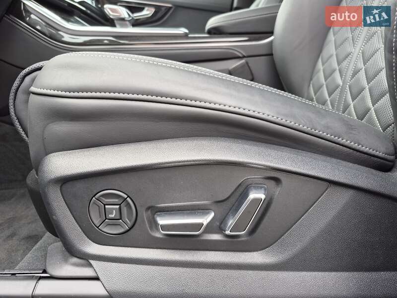 Позашляховик / Кросовер Audi Q7 2024 в Києві