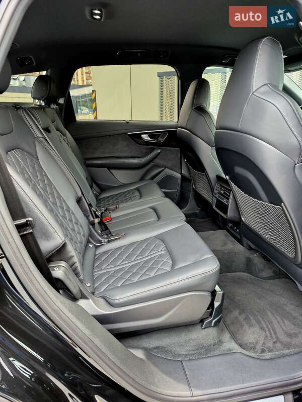 Позашляховик / Кросовер Audi Q7 2024 в Києві