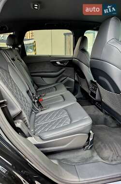 Внедорожник / Кроссовер Audi Q7 2024 в 