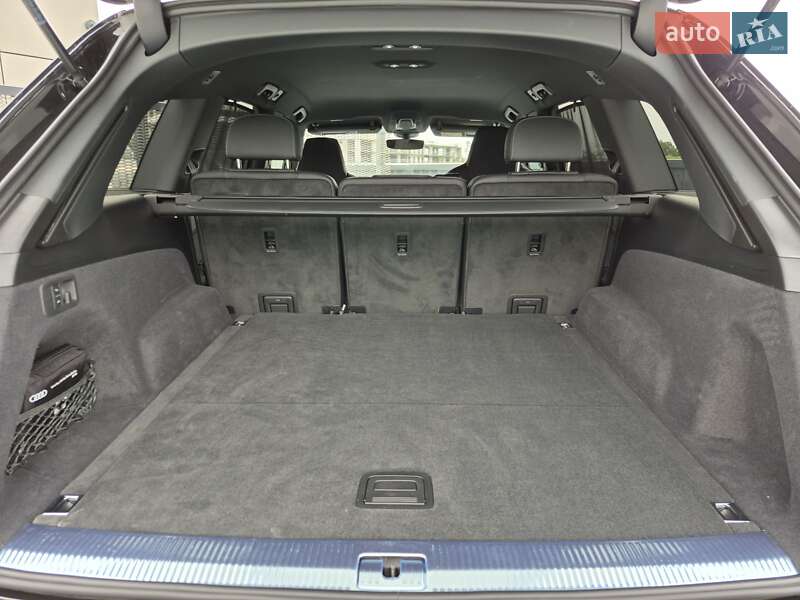 Позашляховик / Кросовер Audi Q7 2024 в Києві