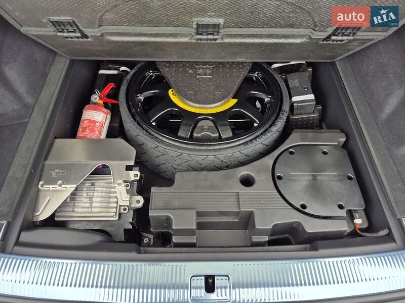 Позашляховик / Кросовер Audi Q7 2024 в Києві