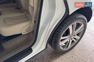 Внедорожник / Кроссовер Audi Q7 2015 в 