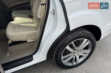 Внедорожник / Кроссовер Audi Q7 2015 в 