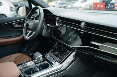 Позашляховик / Кросовер Audi Q7 2021 в 