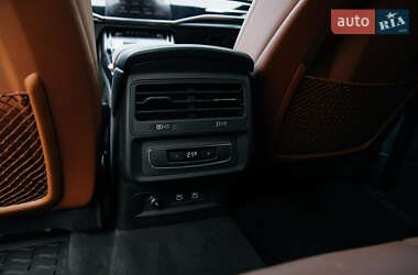 Позашляховик / Кросовер Audi Q7 2021 в 